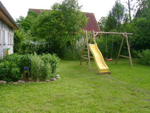 Mueritz_Ferienhaus_Spielplatz